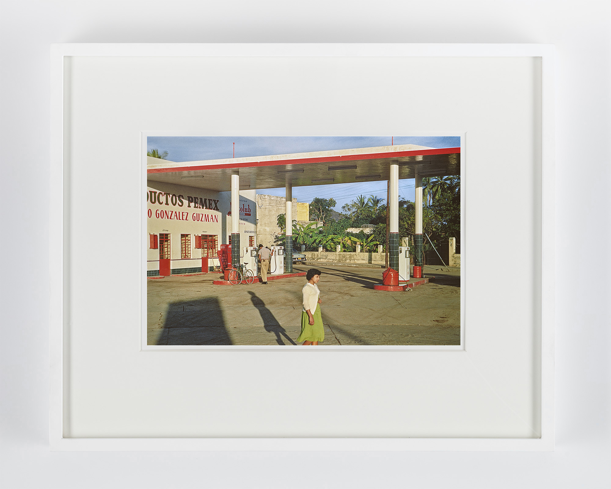 Paul Outerbridge
Gas Station, Mazatlán, Mexico, c.1950
CarbroArt™ digital pigment print process, by Steidl in Göttingen, 2018
Arches 88, 300 gsm 100% cotton acid-free paper
16“ x 20“ framed Edition of 25