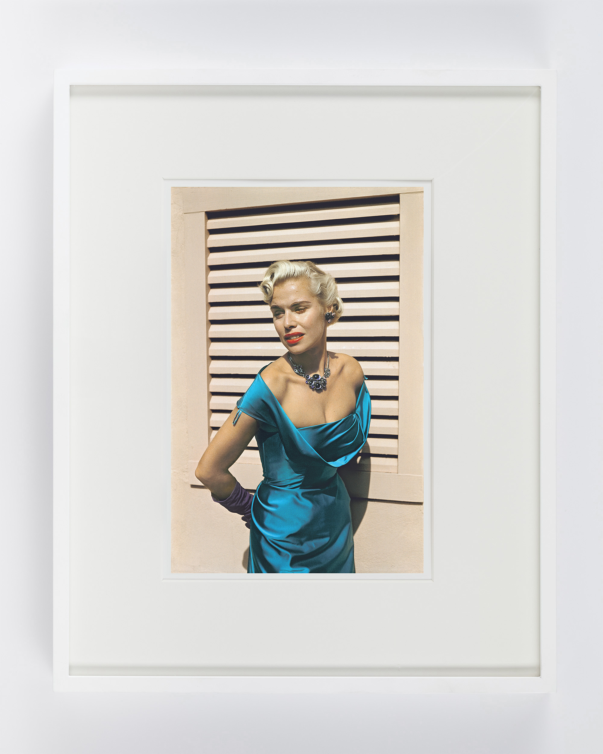 Paul Outerbridge
Woman with Blue Dress and Pendant Necklace, Laguna Beach, California, c.1952
CarbroArt™ digital pigment print process, by Steidl in Göttingen, 2018
Arches 88, 300 gsm 100% cotton acid-free paper
16“ x 20“ framed Edition of 25